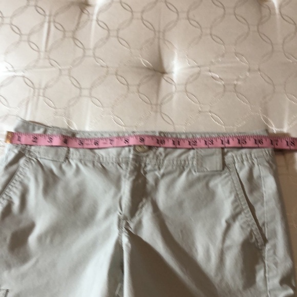DOCKERS capris, tan, size 8, good condition - Picture 4 of 5